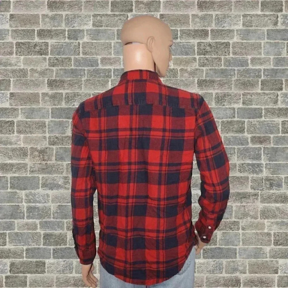 Red Button Down Long Sleeve Collard Shirt Urban Pipeline - Picture 4 of 7